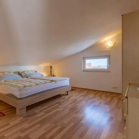 Apartament Sever *